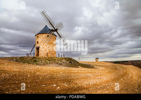 Traditionelle Windmühle in Toledo, Spanien. Stockfoto