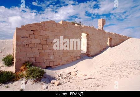 OLD TELEGRAPH STATION Ruinen teilweise begraben durch die VORDRINGENDEN SANDDÜNEN, EUCLA NATIONAL PARK, South Coast, WESTERN AUSTRALIA. Stockfoto