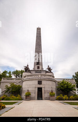 Obelisk von Präsident Abraham Lincoln's Grab in Springfield, Illinois. Stockfoto