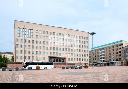 KOTKA, Finnland - 26. JUNI 2016: Rathaus am Marktplatz Stockfoto