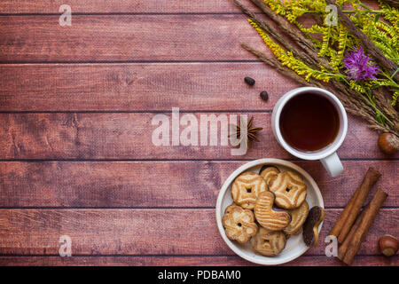 Herbst gemütliche Komposition. Herbst Konzept. Flache Layout, Ansicht von oben. Stockfoto