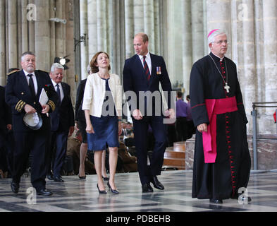 Der Herzog von Cambridge mit Madame Florence Parly, Minister für die Streitkräfte von Frankreich, an der Kathedrale von Amiens, Frankreich, wie er kommt für den Service des 100. Jahrestages der Schlacht von Amiens und die anschließende "Hundert Tage", die Offensive war ein entscheidender Punkt im Ersten Weltkrieg zu markieren. Stockfoto