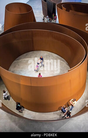 "Die Frage der Zeit" von Richard Serra, museum sammlung, Guggenheim Museum, Bilbao, Spanien Stockfoto