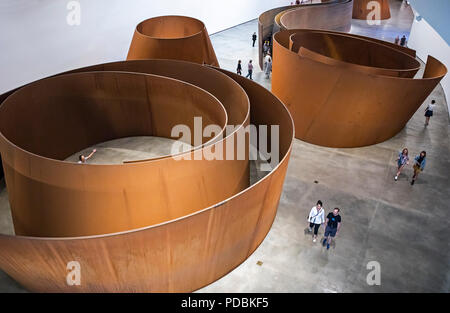 "Die Frage der Zeit" von Richard Serra, museum sammlung, Guggenheim Museum, Bilbao, Spanien Stockfoto
