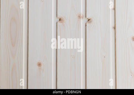 Abstrakte helles Holz Textur über weiße Licht natürliche Farbe Hintergrund Kunst plain einfach schälen Holzmaserung teak alte Kulisse mit ordentlich Kartendetails streifen Veredelung für Chic verzierten Leerzeichen Stockfoto