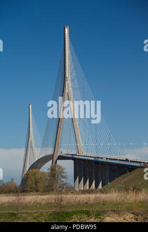 Die Pont de Normandie Schrägseilbrücke über die Seine zwischen Honfleur und Le Havre, Normandie, Frankreich Stockfoto