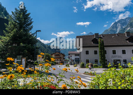 Street Scene in Längenfeld im Ötztal in Tirol Stockfoto