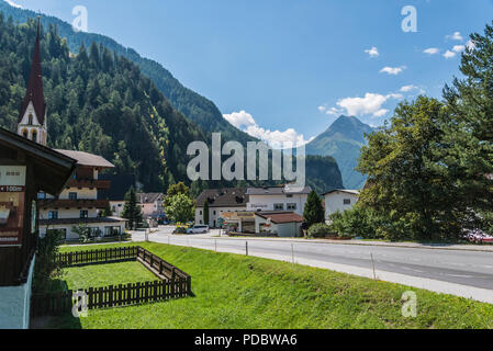 Street Scene in Längenfeld im Ötztal in Tirol Stockfoto