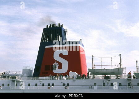 AJAXNETPHOTO. DOVER, England. - Fähre Trichter - Stena Line Fähre trichter Logo und Farbgebung. Foto: Jonathan Eastland/AJAX REF: 960512 Stockfoto