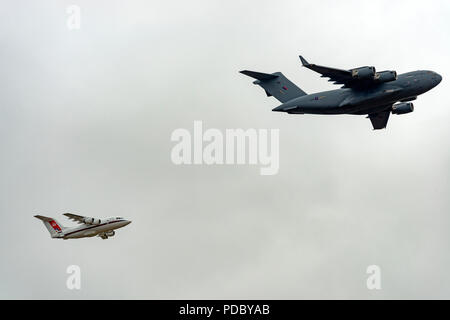 RAF-ZZ 172 Boeing C-17A Globemaster III und BAE 146 militärische Transportflugzeuge Stockfoto