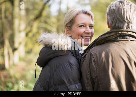 Porträt Lächeln, zuversichtlich, reifes Paar Stockfoto