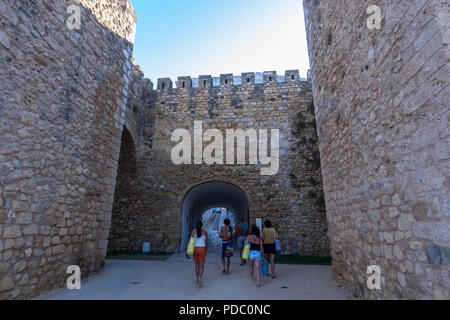 Arco/Porta de São Gonçalo, Mauern und Tor zur Altstadt von Lagos, Algarve, Portugal Stockfoto