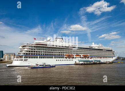 Die Viking Sky Cruise Liner günstig auf der Themse in Greenwich, London, UK Stockfoto