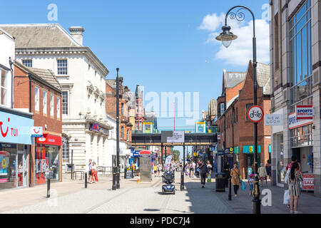 Fußgängerzone in der King Street, South Shields, Tyne und Wear, England, Vereinigtes Königreich Stockfoto