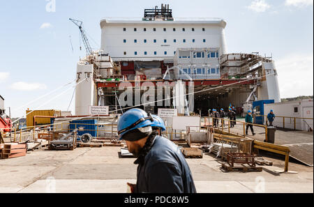 Flensburg, Deutschland. 03 Mai, 2018. Die RoRo Neubau "W. B. Yates' kann man auf dem Gelände der FSG-Werft (Flensburger Schiffbau-Gesellschaft mbH & Co.KG) werden. Quelle: Markus Scholz/dpa/Alamy leben Nachrichten Stockfoto