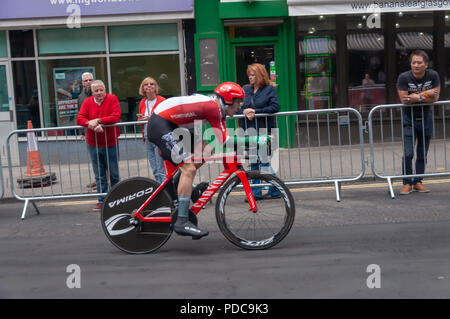 Glasgow, Schottland, Großbritannien. 8. August 2018. Jose Goncalves von Portugal Radtouren entlang der Byres Road in der Men's Rennradfahren Zeitfahren am Tag sieben von den europäischen Meisterschaften Glasgow 2018. Credit: Skully/Alamy leben Nachrichten Stockfoto