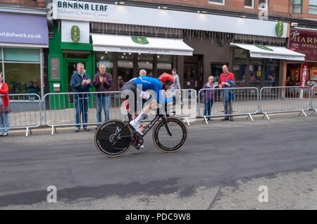 Glasgow, Schottland, Großbritannien. 8. August 2018. Filippo Ganna von Italien Fahrten entlang der Byres Road in der Men's Rennradfahren Zeitfahren am Tag sieben von den europäischen Meisterschaften Glasgow 2018. Credit: Skully/Alamy leben Nachrichten Stockfoto