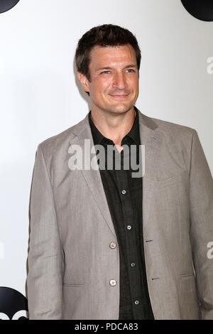 Beverly Hills, CA. 7 Aug, 2018. Nathan Fillion bei der Ankunft für Disney ABC-Hosts TCA Summer Press Tour, The Beverly Hilton, Beverly Hills, CA August 7, 2018. Credit: Priscilla Grant/Everett Collection/Alamy leben Nachrichten Stockfoto