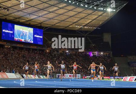 Berlin, Deutschland. 07 Aug, 2018. Ziel Ziel der linken Orlann OMBISSA (FRA), Samuel Jamile (NED), Gina (LUECKENKEMPER LuÌckenkemper), Deutschland, 2. Platz, Sieger Dina ASHER - SMITH (1./GBR), KAMBUNDJI Mujinga (SUI/Platz 4), SCHIPPERS Dafne (NED/Platz 3), LANSIQUOT Imani (GBR), ZAHI Carolle (FRA), Ziel, Aktion, Frauen 100 m, am 07.08.2018 Europäische Leichtathletik WM 2018 in Berlin/Deutschland vom 06.08. - 12.08.2018. | Verwendung der weltweiten Kredit: dpa/Alamy leben Nachrichten Stockfoto