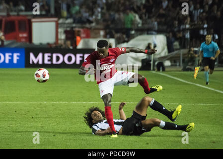 Thessaloniki, Griechenland. 8 Aug, 2018. Spartak Moskau FC player Quincy Promes in Aktion bei einem Match zwischen PAOK FC und Spartak Moskau FC. PAOK FC FC Spartak Moskau für die dritte Qualifikationsrunde der UEFA Champions League, an der nördlichen griechischen Stadt Thessaloniki. Credit: Giannis Papanikos/ZUMA Draht/Alamy leben Nachrichten Stockfoto