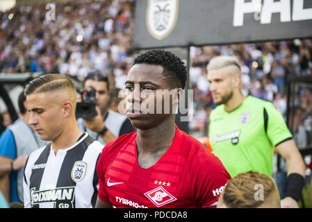 Thessaloniki, Griechenland. 8 Aug, 2018. Spartak Moskau FC player Quincy Promes (Mitte) in Aktion bei einem Match zwischen PAOK FC und Spartak Moskau FC. PAOK FC FC Spartak Moskau für die dritte Qualifikationsrunde der UEFA Champions League, an der nördlichen griechischen Stadt Thessaloniki. Credit: Giannis Papanikos/ZUMA Draht/Alamy leben Nachrichten Stockfoto