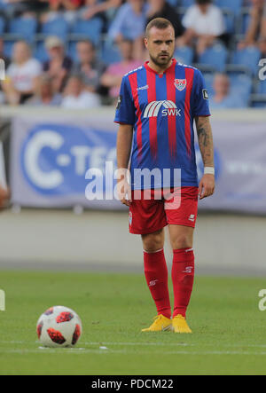 Duisburg, Deutschland. 08 Aug, 2018. Duisburg, Deutschland, 8. August 2018, 3.Liga Spieltag 3, KFC Uerdingen 05 vs SV Meppen: Maximilian Beister (KFC) schaut. Credit: Jürgen Schwarz/Alamy leben Nachrichten Stockfoto