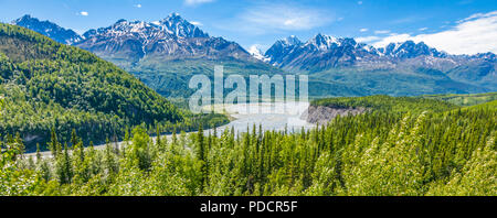 Matanuska River entlang der Glenn Highway zwischen Anchorage und Glennallen in Alaska Stockfoto
