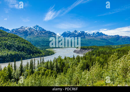 Matanuska River entlang der Glenn Highway zwischen Anchorage und Glennallen in Alaska Stockfoto