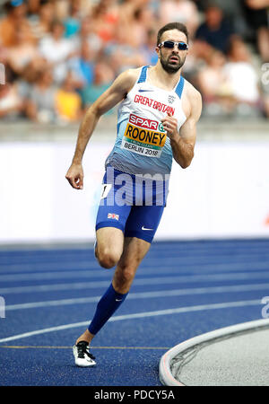 Der britische Martyn Rooney tritt am zweiten Tag der Leichtathletik-Europameisterschaften 2018 im Olympiastadion in Berlin beim 400-m-Halbfinale der Männer an. DRÜCKEN SIE VERBANDSFOTO. Bilddatum: Mittwoch, 8. August 2018. Siehe PA Story ATHLETICS European. Bildnachweis sollte lauten: Martin Rickett/PA Wire. Stockfoto