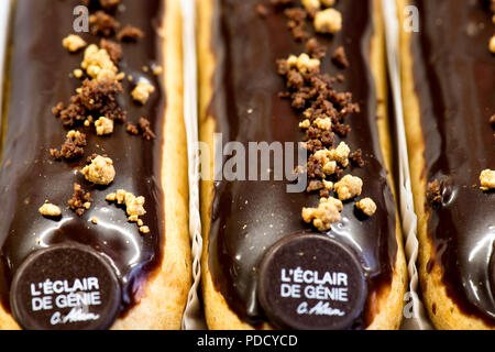 Die bunten eclairs im L'Eclair de Genie in Paris, Frankreich Stockfoto