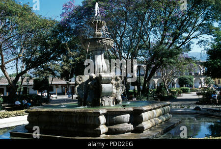 Brunnen im Parque Central in Antigua Stockfoto