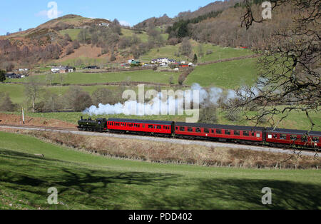 6430 übergibt Garthdywr auf der Llangollen Railway 20.4.13 Stockfoto