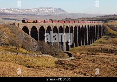 66187 Köpfe über Ribblehead Viadukt am 19.2.13 Stockfoto