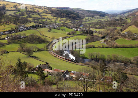 80072 Köpfe weg von Glyndyfrdwy auf der Llangollen Railway. Stockfoto