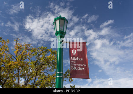 BLOOMINGTON, IN, USA - Oktober 22, 2017: globale und internationale Studien, Zeichen und Logos auf dem Campus der Universität von Indiana. Stockfoto