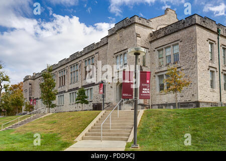 BLOOMINGTON, IN, USA - Oktober 22, 2017: Schule des öffentlichen Gesundheitswesens auf dem Campus der Universität von Indiana. Stockfoto