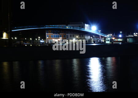 Die Calatrava-brücke in Venedig in der Nacht ohne Menschen Stockfoto