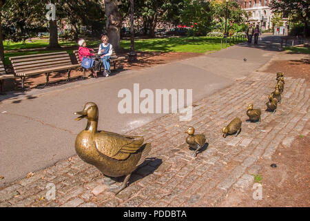 Die Machen für Entlein Statuen von Nancy Schon in der Boston Public Garden Stockfoto
