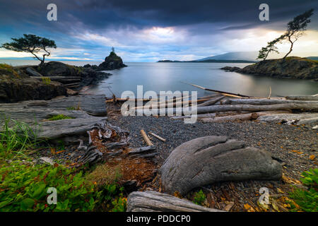 Nacht Landschaften von Nebel, Galaxien, Sterne, Raum entlang der Pazifik Nordamerika Westküste von British Columbia Kanada. Stockfoto