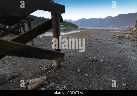 Nacht Landschaften von Nebel, Galaxien, Sterne, Raum entlang der Pazifik Nordamerika Westküste von British Columbia Kanada. Stockfoto