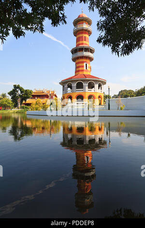 Das Gebäude des Royal Observatory - Aussichtsturm im Sommer Palast Bang Pa-In, Ayutthaya, Thailand Stockfoto