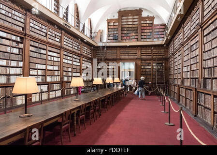 La Bibliotheque municipale (die städtische Bibliothek von Ajaccio) wurde im Jahr 1801 von Lucien Bonaparte, dem Bruder von Napoleon Bonaparte in der Rue Caridinal erstellt Stockfoto