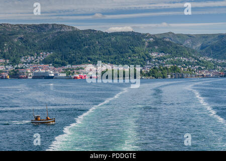 Abfahrt Bergen, Norwegen auf der Fähre nach Dänemark Stockfoto