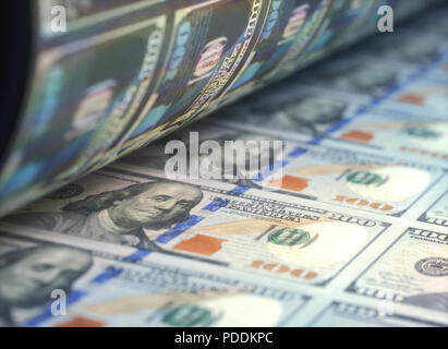 Drucken US-Dollarnoten. Konzept der Vereinigten Staaten, Kauf und Verkauf von Banknoten in den weltweit. Global Finance und Business. Stockfoto