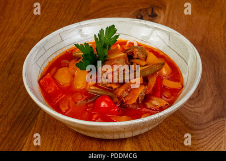 Traditionelle lagman Suppe mit Lammfleisch Stockfoto