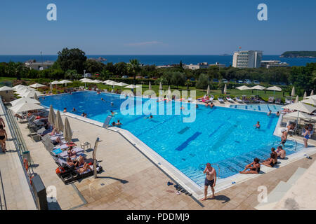 Außenpool im Valamar Lacroma Hotel in Dubrovnik, Kroatien, Europa Stockfoto