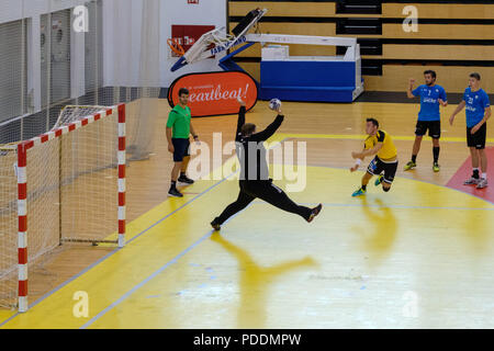 Hochschule Handball Spiel zwischen der Universität Bochum (Deutschland) und der Universität Aix-Marseille (Frankreich) während der 2018 europäischen Universitäten Spiele Stockfoto