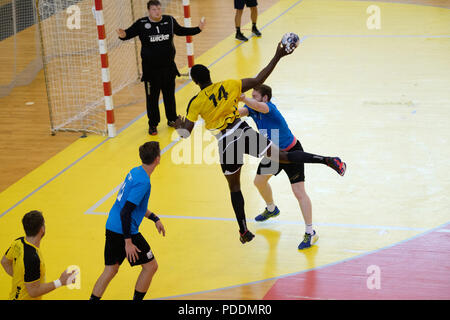 Hochschule Handball Spiel zwischen der Universität Bochum (Deutschland) und der Universität Aix-Marseille (Frankreich) während der 2018 europäischen Universitäten Spiele Stockfoto