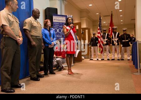Teilnehmer und Anbieter nehmen an der 11. jährlichen Marine Corps historischen (MCHH) Eröffnung und Lebensstil Expo bei der Fredericksburg Expo Center, Fredericksburg, Virginia, 20. Mai 2018. Die MCHH lockt über 8.000 Teilnehmer und beinhaltet die Devil Dog Double und Marine Corps Semper 5ive Rennen. Stockfoto