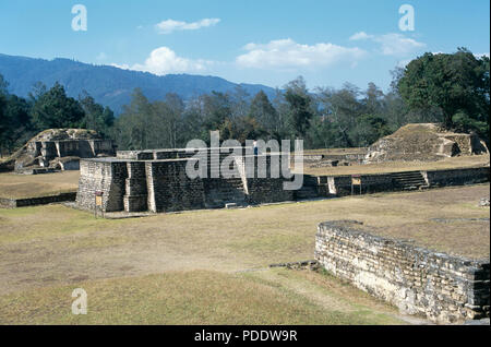 Tempel 1 Tempel 2, Iximche Mayan Site im westlichen Hochland von Guatemala Stockfoto